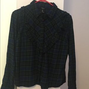 Front ruffle detailing button up